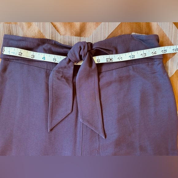 Leith cropped gaucho style pant with built in tie belt size S in Merlot - Picture 5 of 5